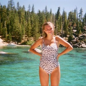 Meet your Posher, Addison